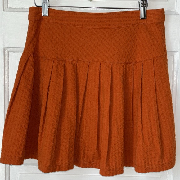 URBAN OUTFITTERS FIXED WRAP PLEATED MINI SKIRT - Picture 5 of 8